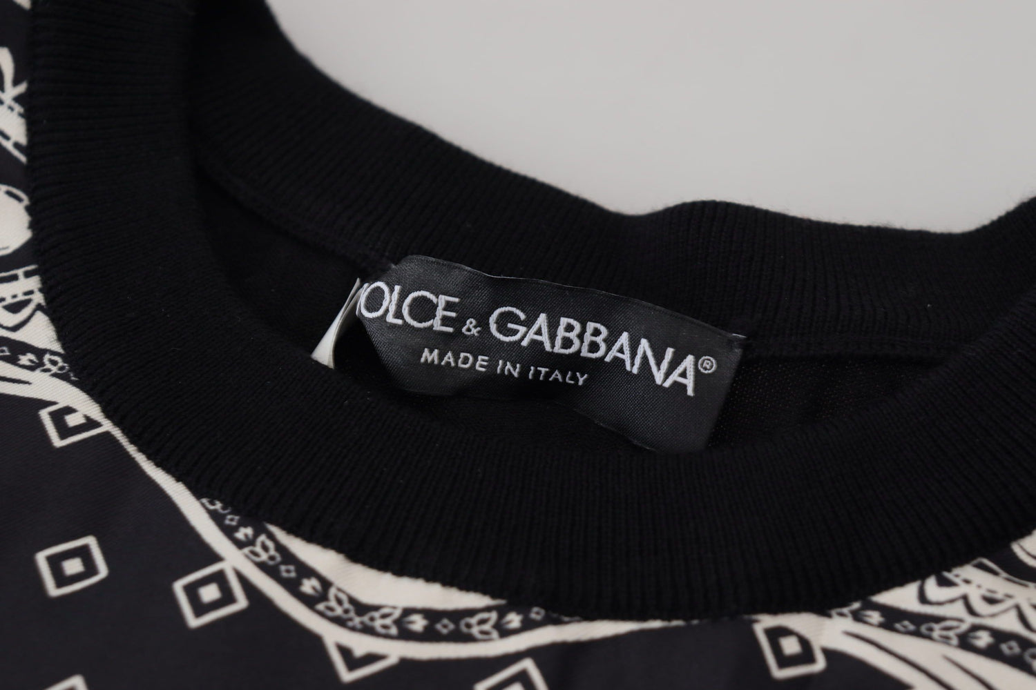 Dolce &amp; Gabbana Elegant Wool Silk Blend Crewneck Sweater