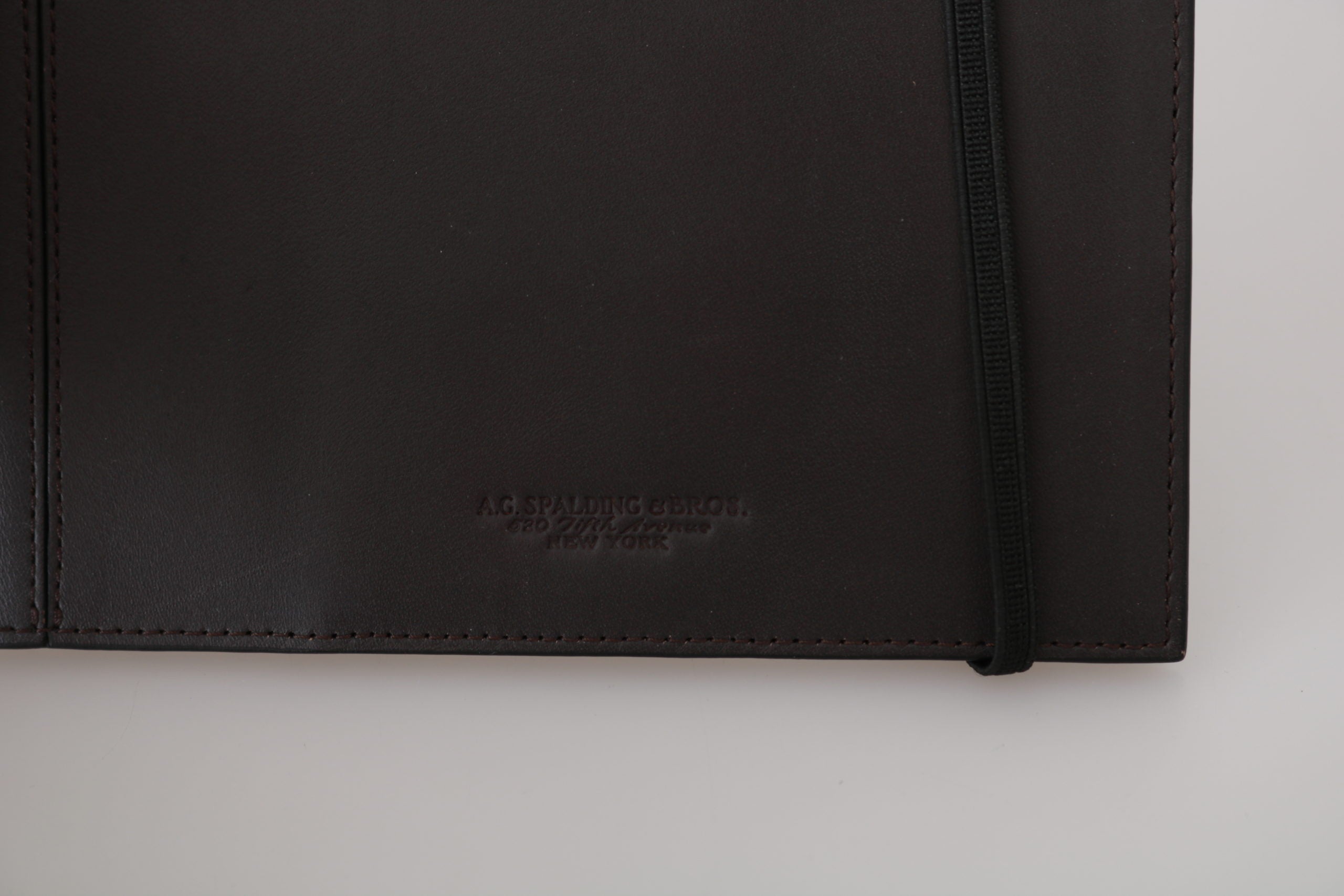 A.G. Spalding &amp; Bros Elegant Leather Passport Wallet - Sleek Travel Essential